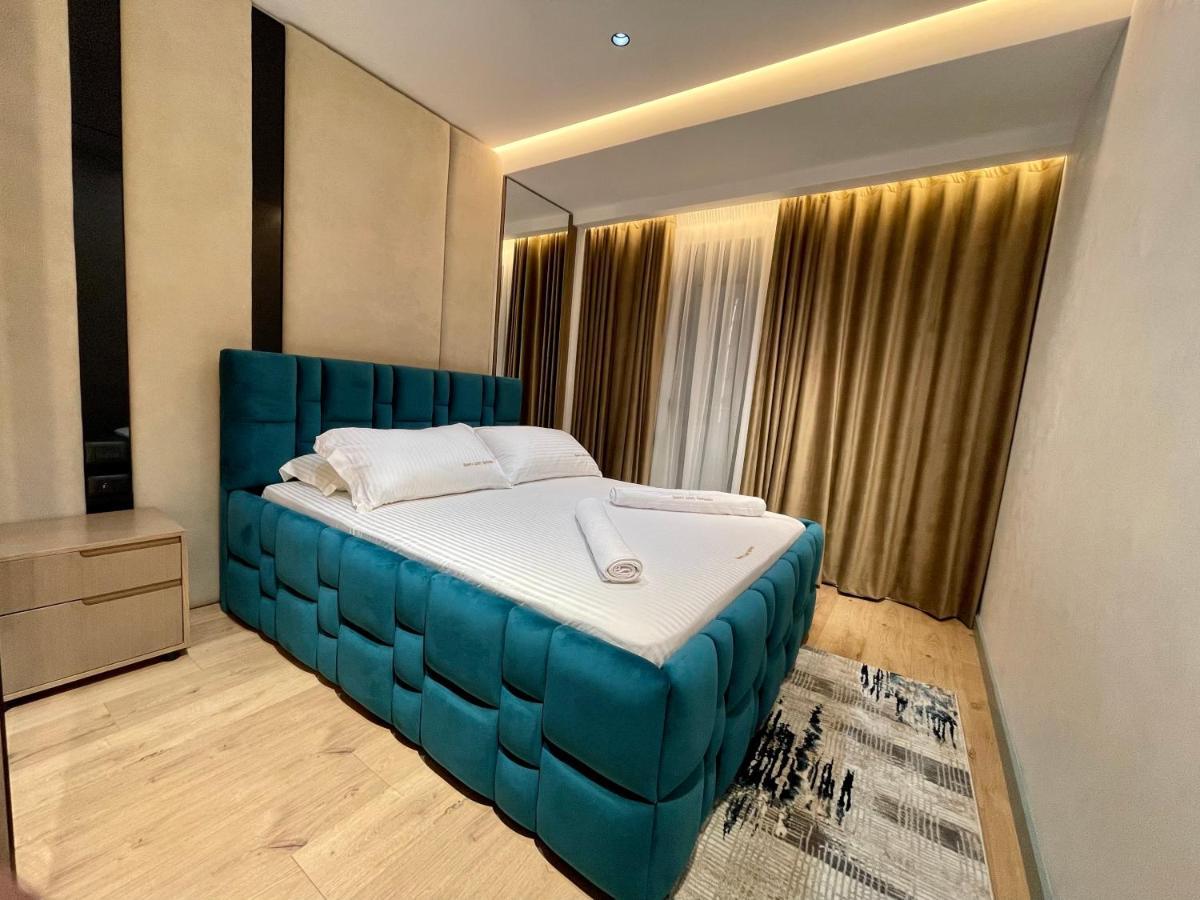 Queens Luxury Apartments Тирана Екстериор снимка