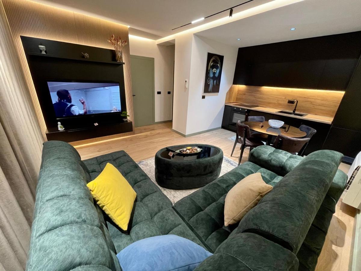Queens Luxury Apartments Тирана Екстериор снимка
