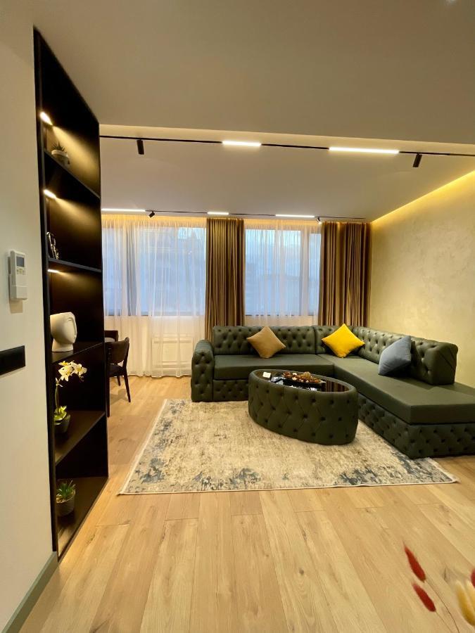 Queens Luxury Apartments Тирана Екстериор снимка