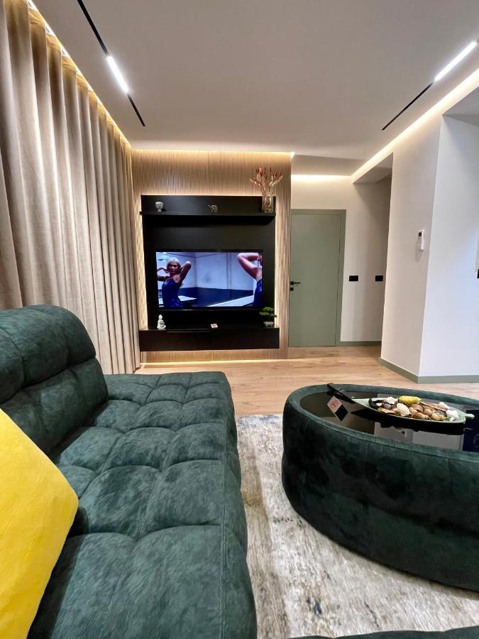Queens Luxury Apartments Тирана Екстериор снимка