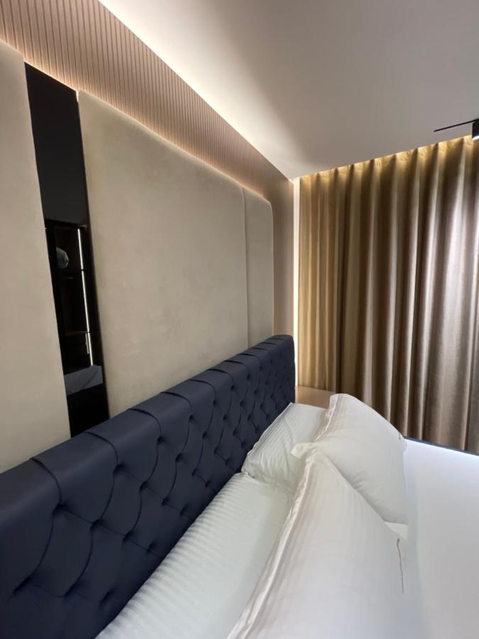 Queens Luxury Apartments Тирана Екстериор снимка