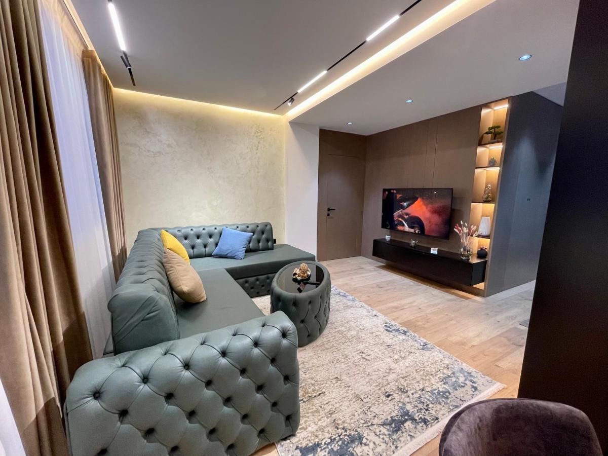 Queens Luxury Apartments Тирана Екстериор снимка