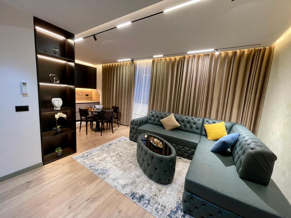 Queens Luxury Apartments Тирана Екстериор снимка