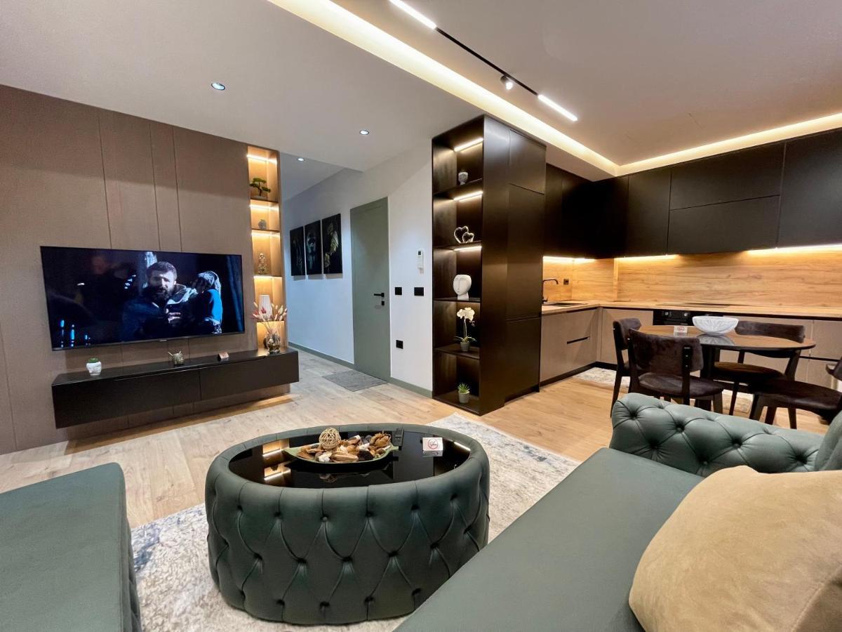 Queens Luxury Apartments Тирана Екстериор снимка