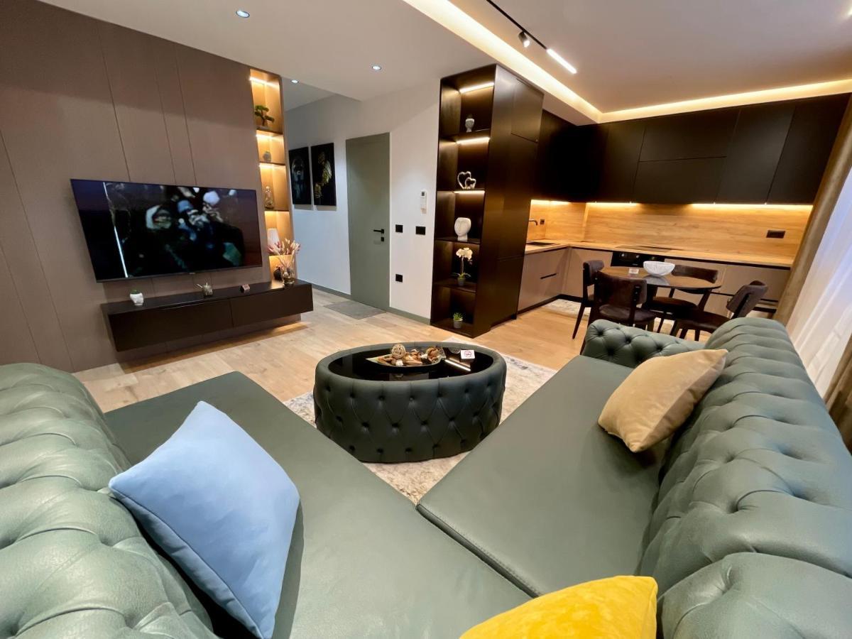 Queens Luxury Apartments Тирана Екстериор снимка