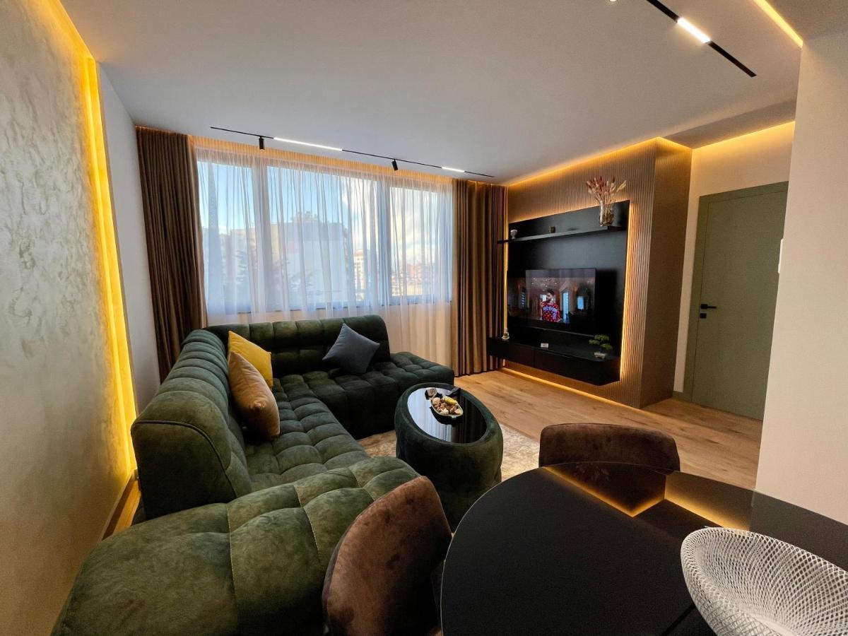 Queens Luxury Apartments Тирана Екстериор снимка