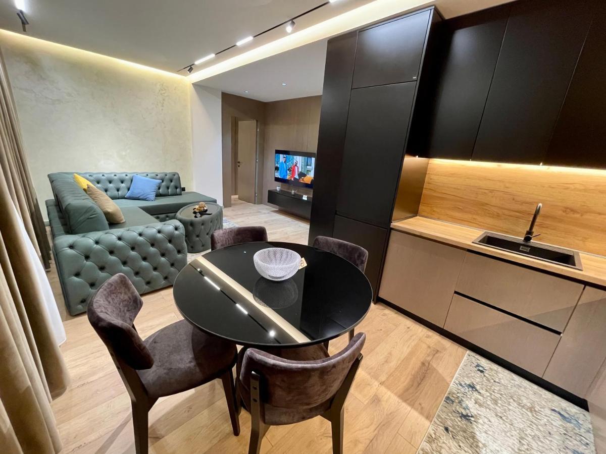 Queens Luxury Apartments Тирана Екстериор снимка
